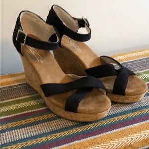 NWOT Toms wedges